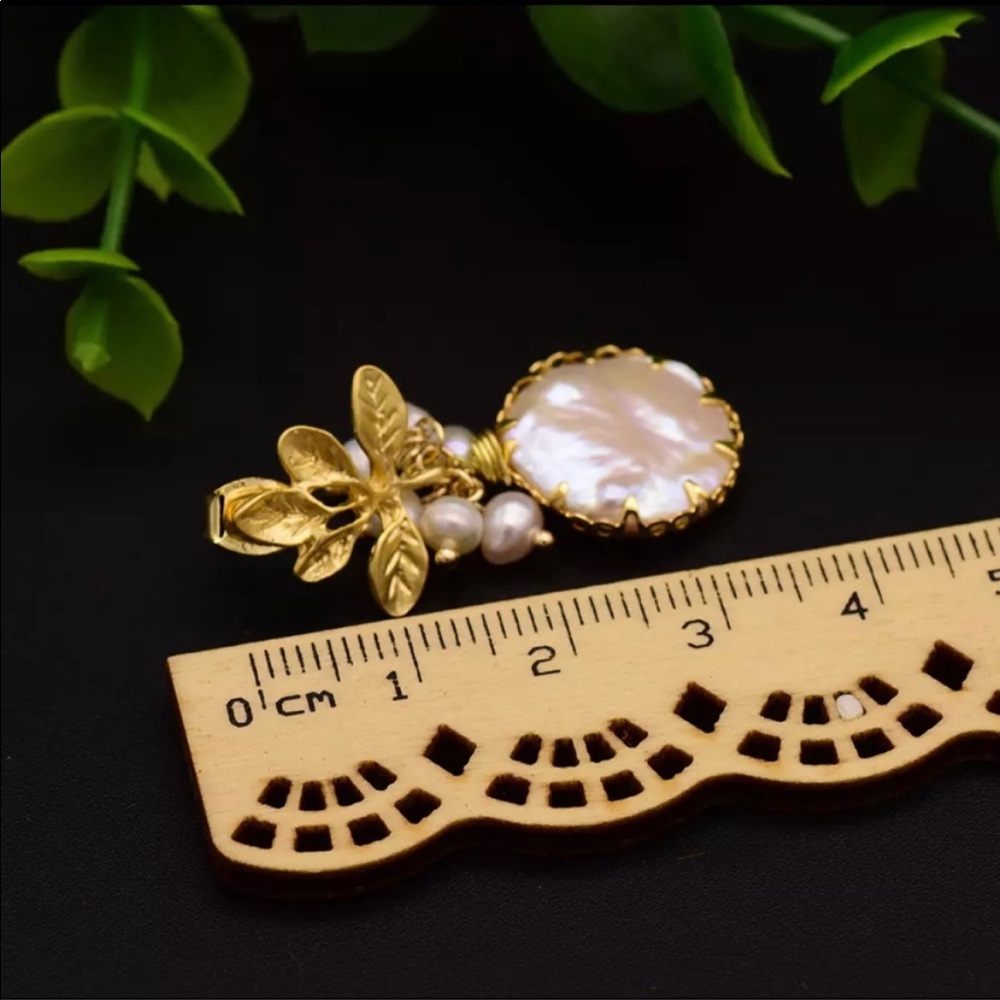🔥Last One- Natural Freshwater Baroque Pearl Earrings - Picture 2 of 7